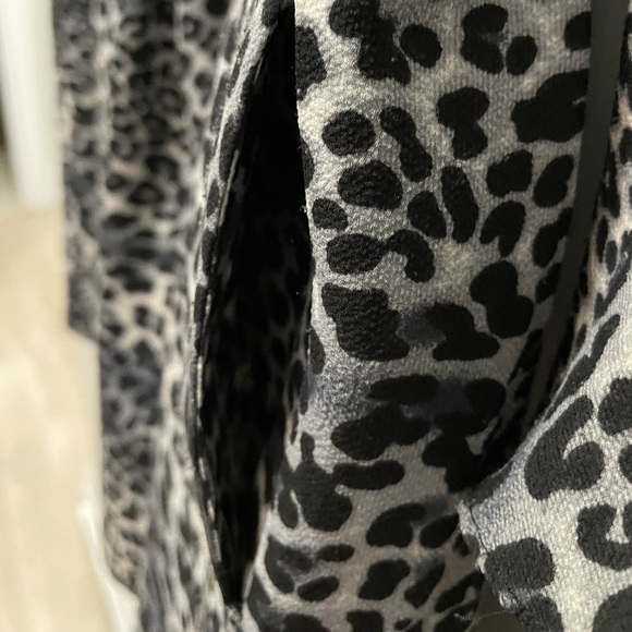 Molly Bracken, Women’s Leopard/ Cheetah Print Dress, Bell Sleeves, Drop Waist XS - Picture 4 of 9